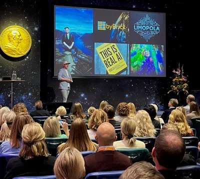 Visual part of a collage, element 1